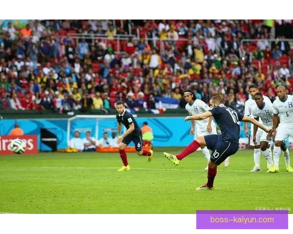 英超联赛中森林队状态回暖，表现稳健值得关注