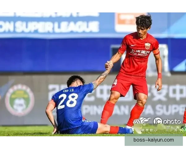 上海申花徐皓阳状态回暖,备受期待的年轻新星表现提升明显 上海申花徐皓阳状态回暖,备受期待的年轻新星表现提升明显