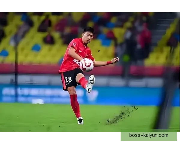 上海申花朱辰杰状态回暖，近期表现稳健值得关注