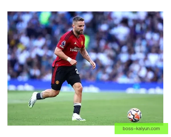 英超沃伦诺丁汉森林表现稳健，近期状态回暖备受关注