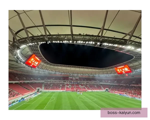 中超浦东足球场设施升级后有望提升比赛观众体验与赛事竞争力